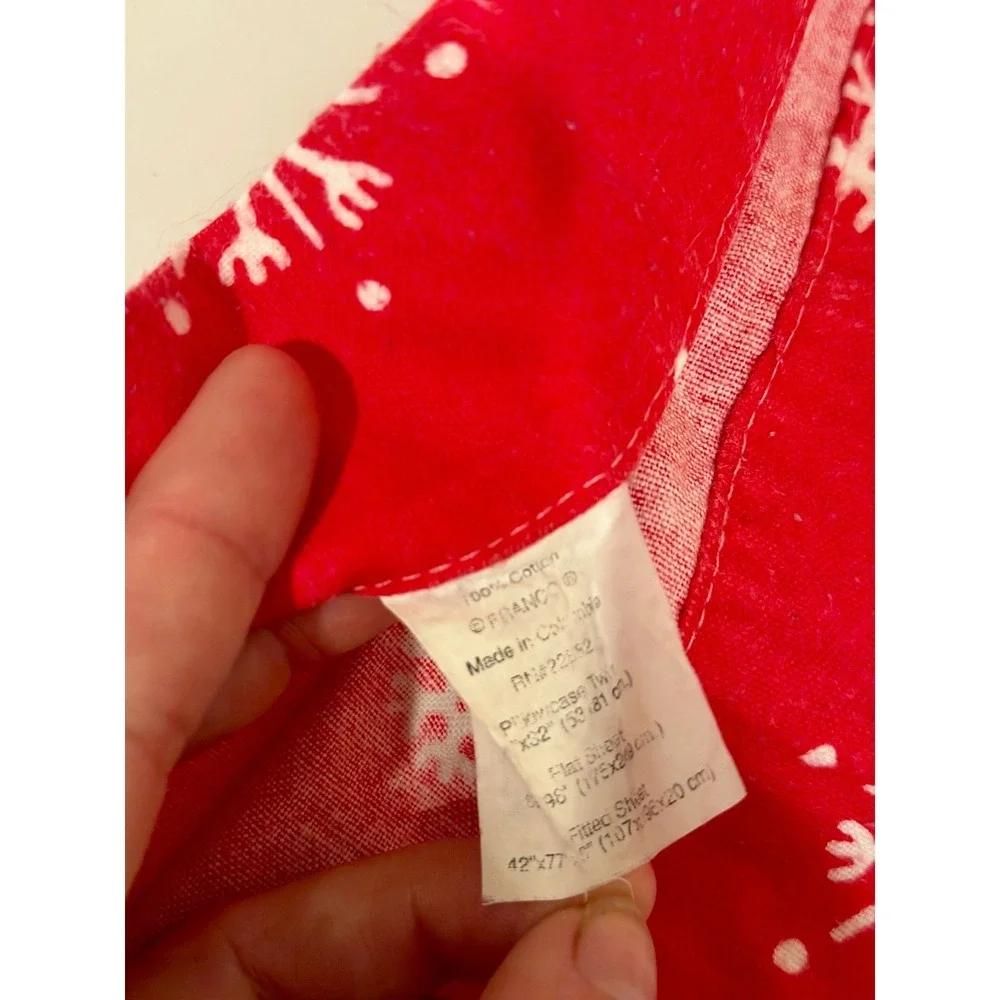 VTG Franco‎ Christmas Santa Ice Skating Red Cotton Pillowcase Set of 2 USA